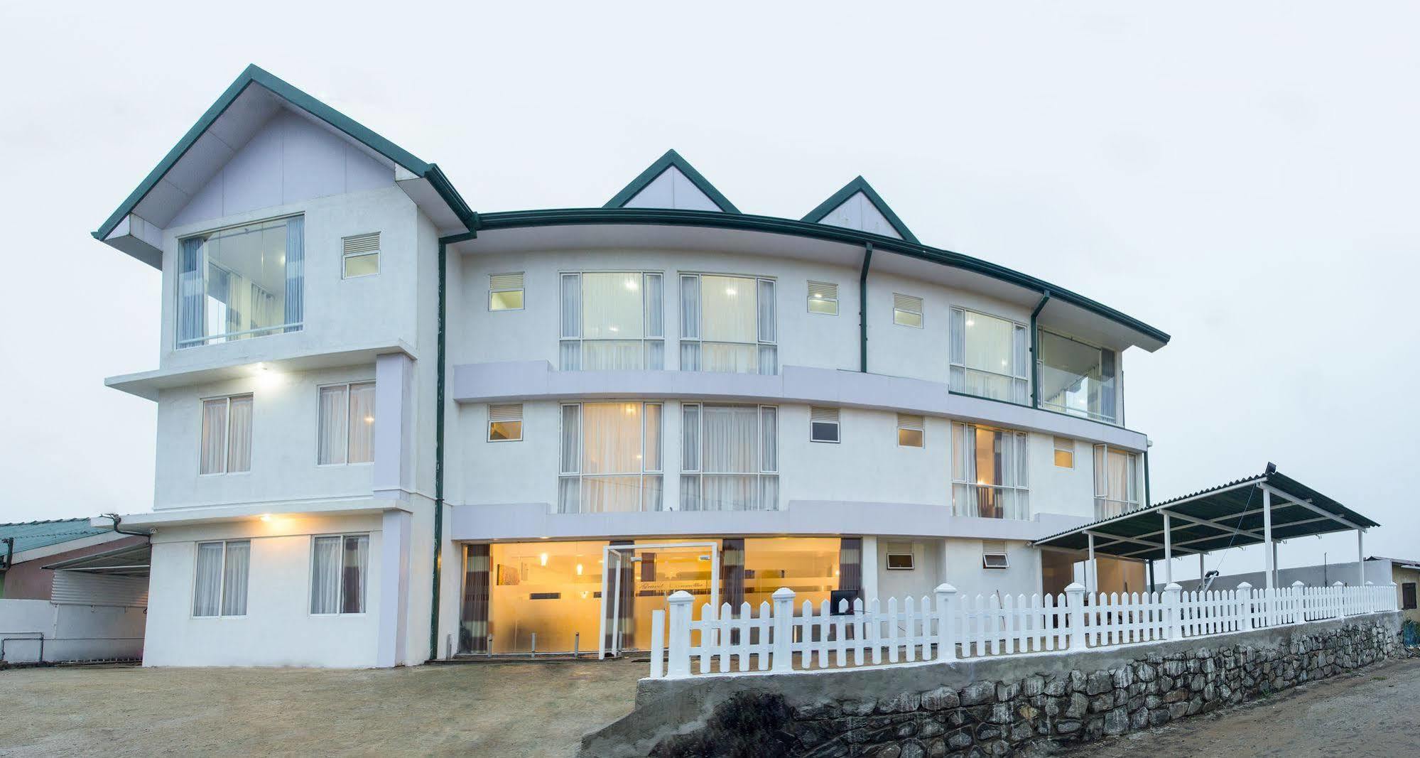 Grand Camellia Hotel Нувара Елия Екстериор снимка
